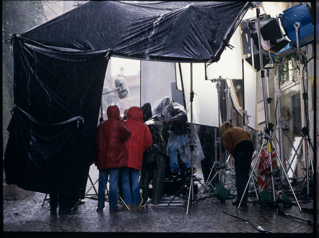 Ekipa filmowa podczas kręcenia sceny rozstania Auguste i Karin. Scena nie ukazała się w filmie.